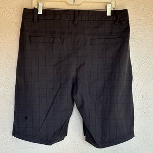 SOLD Men’s Lululemon grey shorts